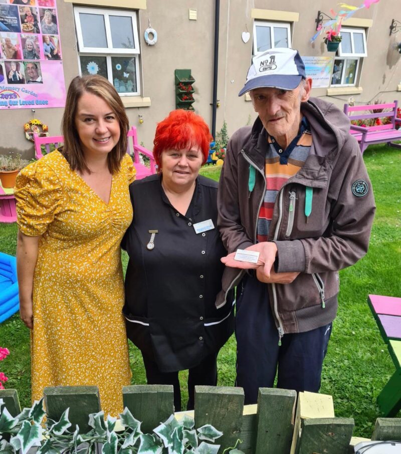 Stephanie Peacock MP meeting with Margaret and head volunteer gardener Stan at Thornhill Care Home