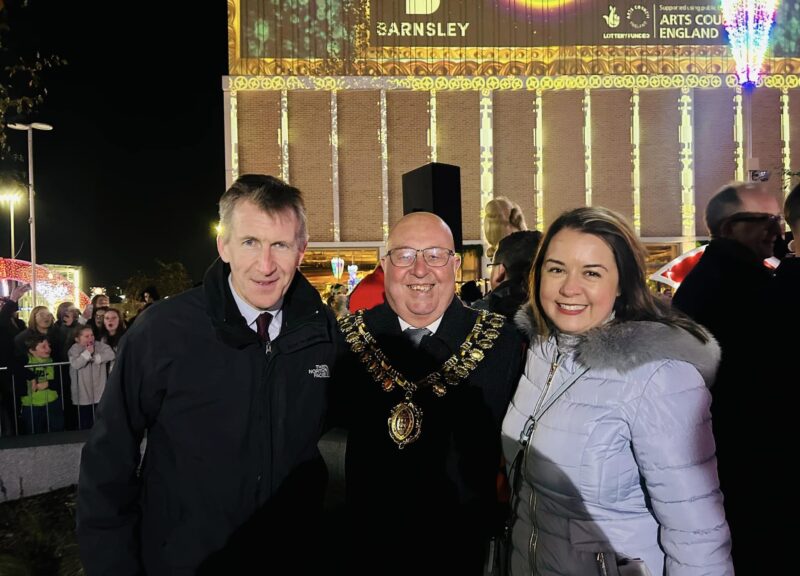 Stephanie Peacock MP with Dan Jarvis MP and Cllr Mayor Mick Stowe at the Glassworks Square to watch the Christmas lights turn on 