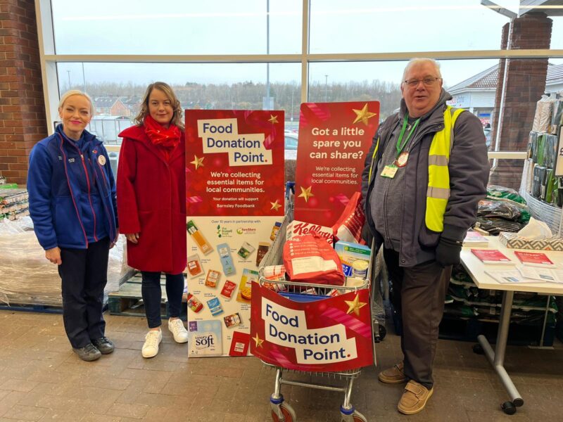 Stephanie Peacock MP visiting Tesco Winter Foodbank Collection at Tesco in Stairfoot