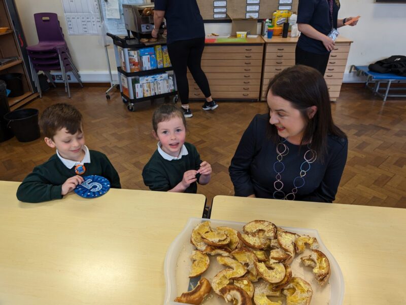Stephanie Peacock visiting Hoyland Springwood Primary School to see their Magic Breakfast Club in action