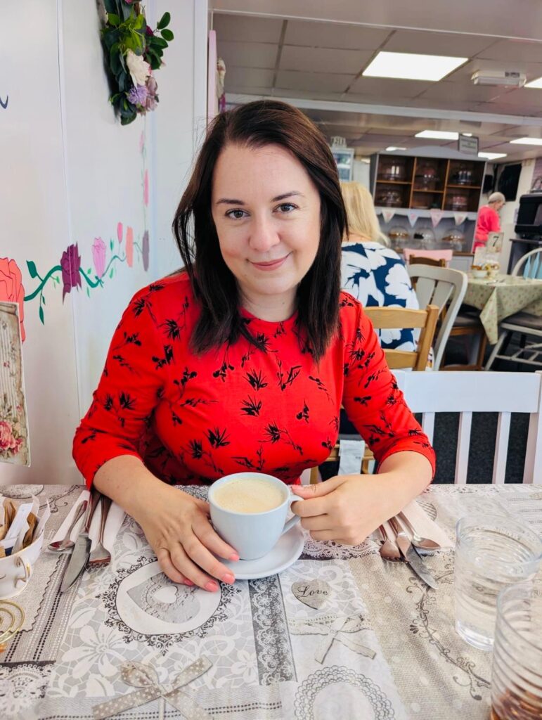 Stephanie Peacock MP at the English Rose Cafe in Hoyland