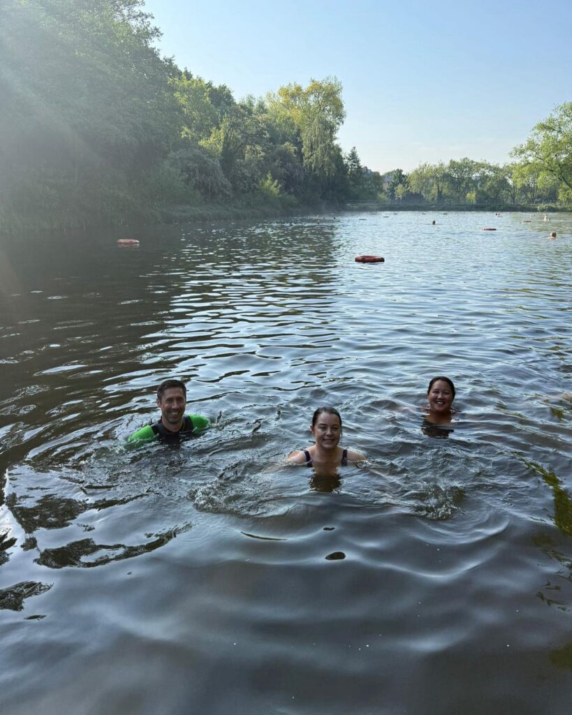 Stephanie Peacock MP at Hampstead Swimming Ponds to mark Mental Health Awareness week with Mental Health Swims