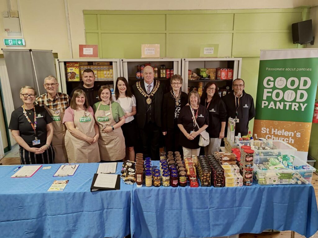 Stephanie Peacock MP visiting St Helen's Church Good Food Pantry alongside local councillors and volunteers